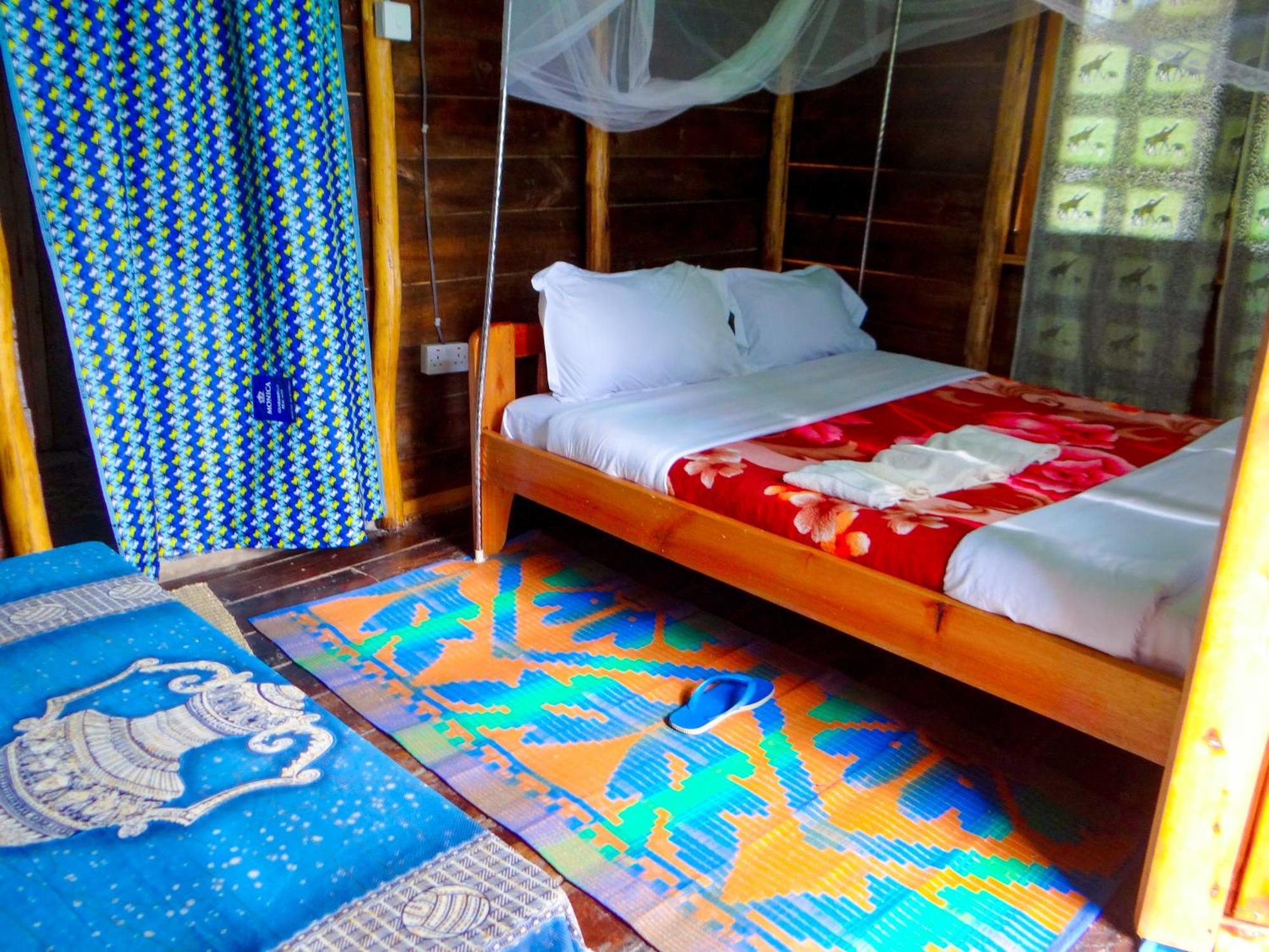 Mutanda Eco Community Center Hotel Kisoro Exterior photo